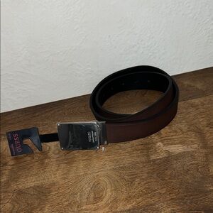 Mens S Guess reversible belt nwt $40
